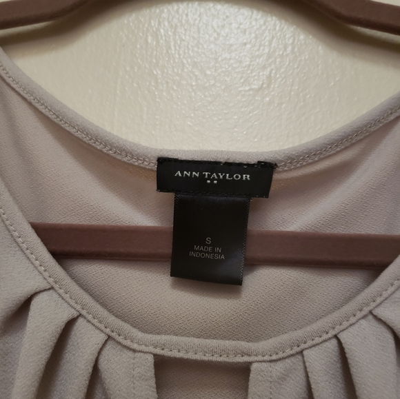 3/$25 Ann Taylor Women Sleeveless Top - Picture 2 of 4